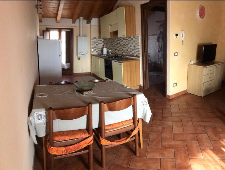 Вилла Montorfano Haus Ровато Экстерьер фото